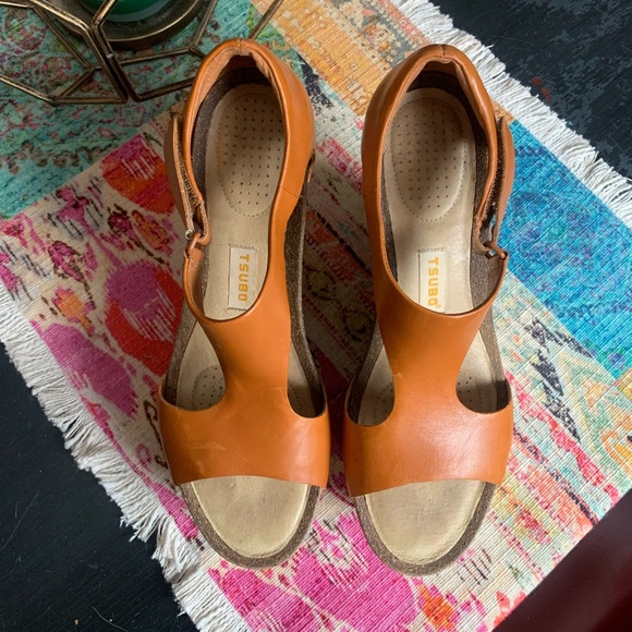 Tsubo Shoes - TSUBO ISARA WEDGE Orangey- Tan leather- SZ 8.5
